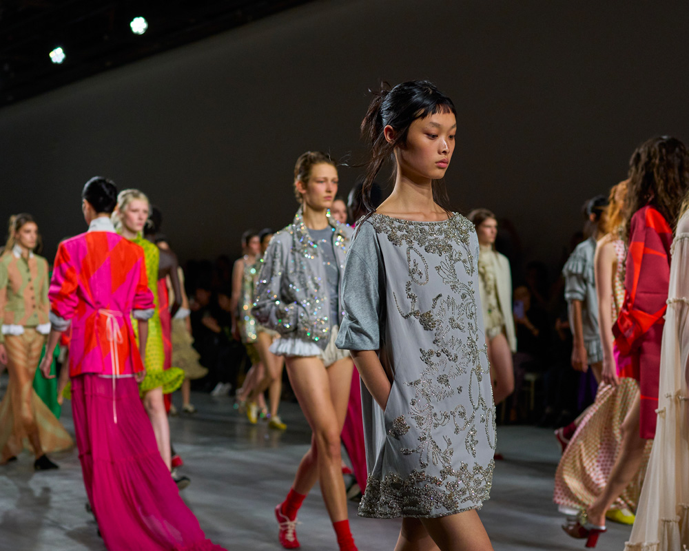 Vue du défilé Dries Van Noten Printemps-été 2026