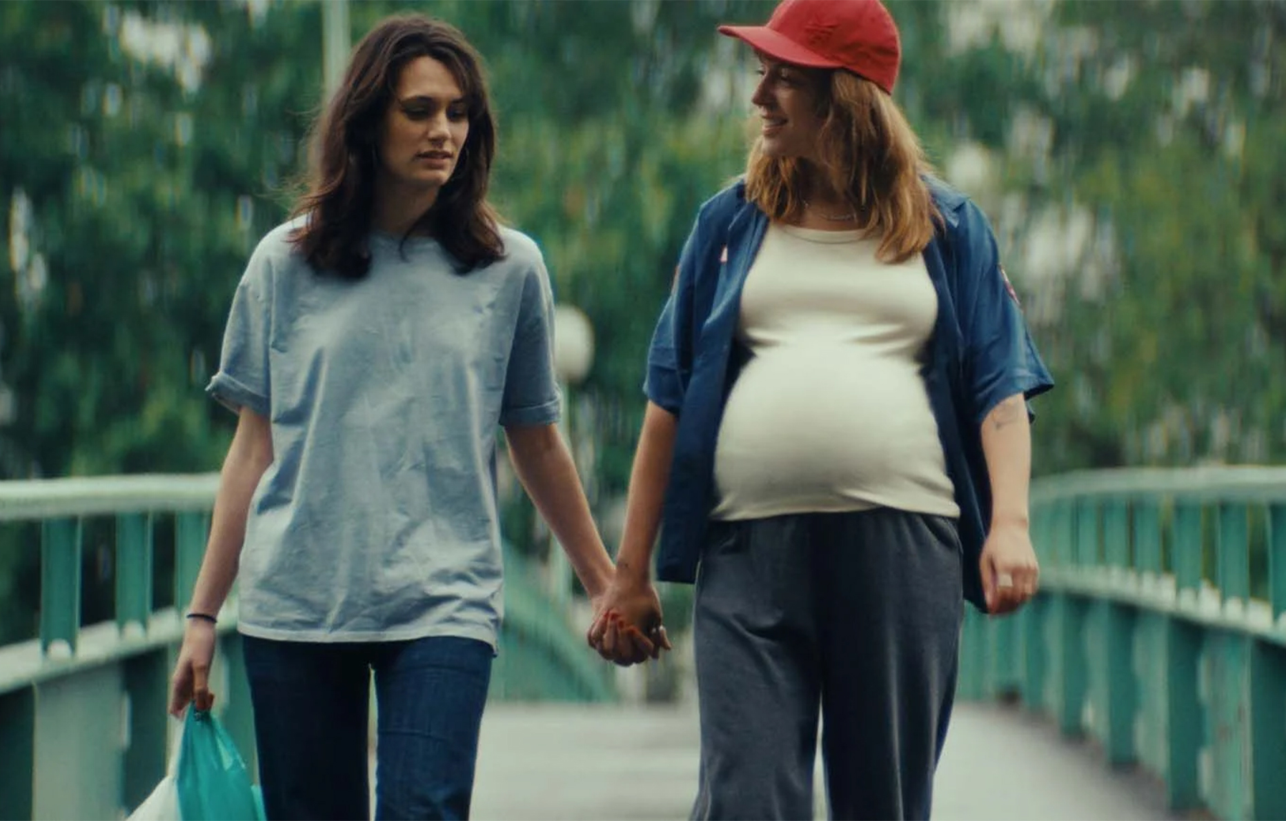 Ella Rumpf et Monia Chokri dans le film Des Preuves d'amour © Tandem Films.