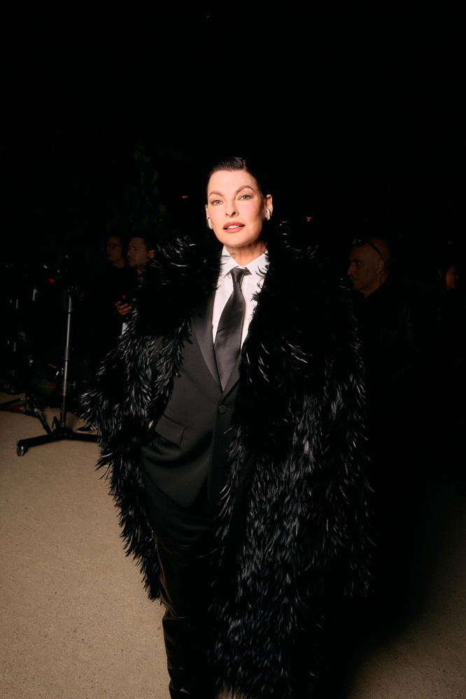 Linda Evangelista au défilé Saint Laurent printemps-été 2026. 