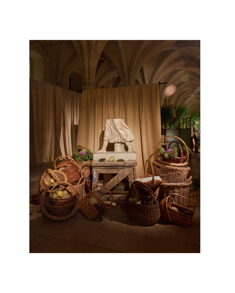 Expositioin Mythes par Jacquemus au Collège des Bernardins 2025