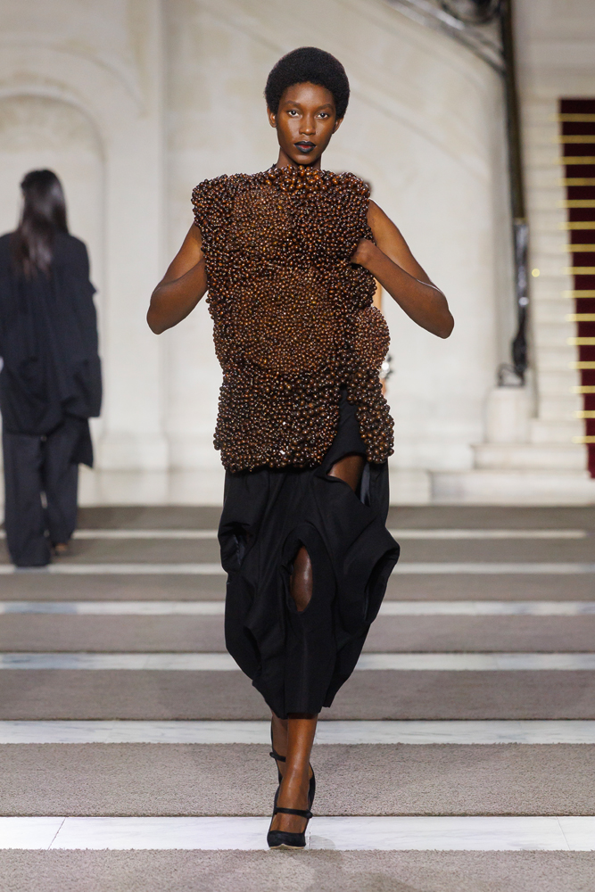 Le défilé Torishéju printemps-été 2026 à la Fashion Week de Paris