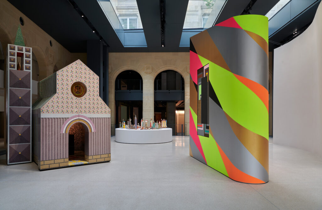 fondation cartier Alessandro-Mendini_Bodys-Isek-Kengelez_Alessandro-Mendini-and-Peter-Halley