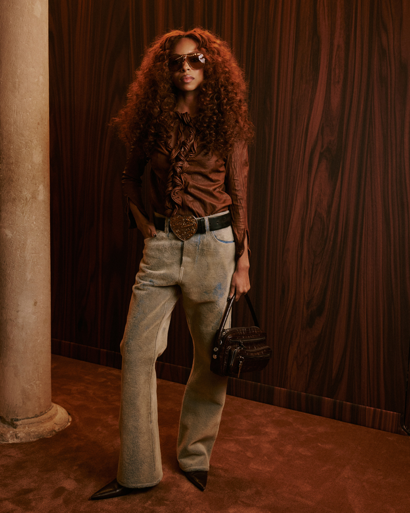 Ravyn Lenae au défilé Acne Studios. 