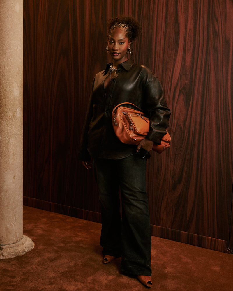 Tems au défilé Acne Studios printemps-été 2026 