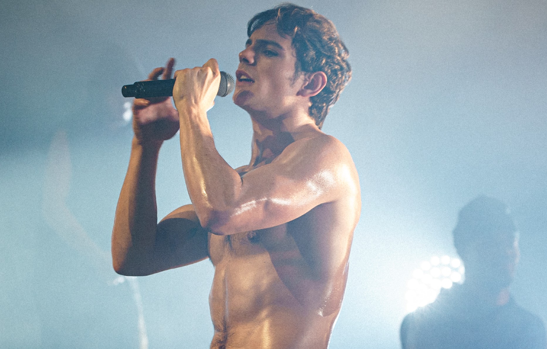 Antoine Simony, l'acteur de la série sur les 2Be3.