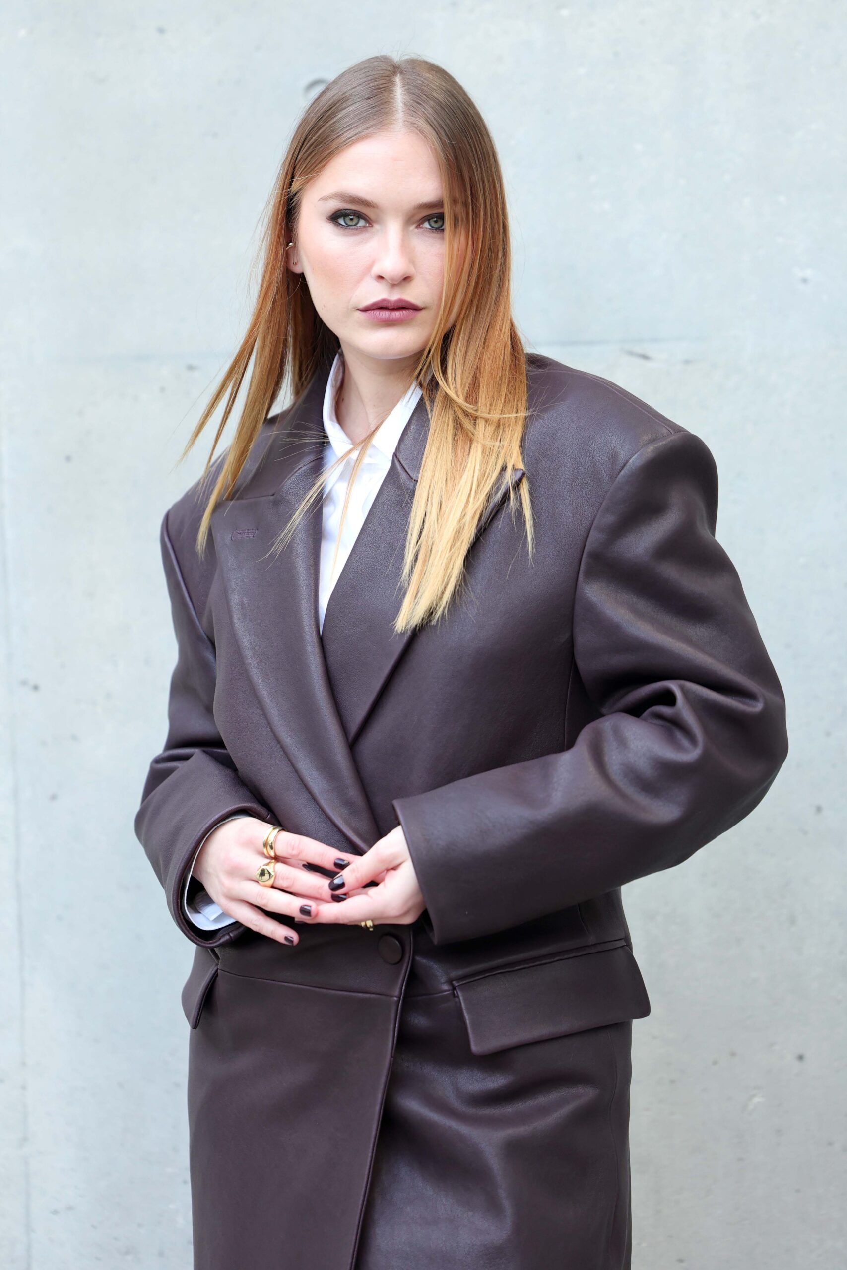 Camille Razat au défilé Emporio Armani automne-hiver 2025-2026.