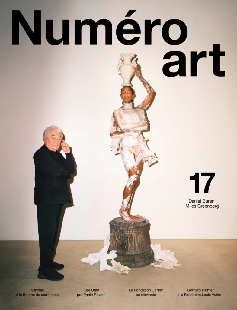 Les artistes Daniel Buren et Miles Greenberg photographiés par Vidar Logi pour leur exposition chez Reiffers Initiatives, à Paris.