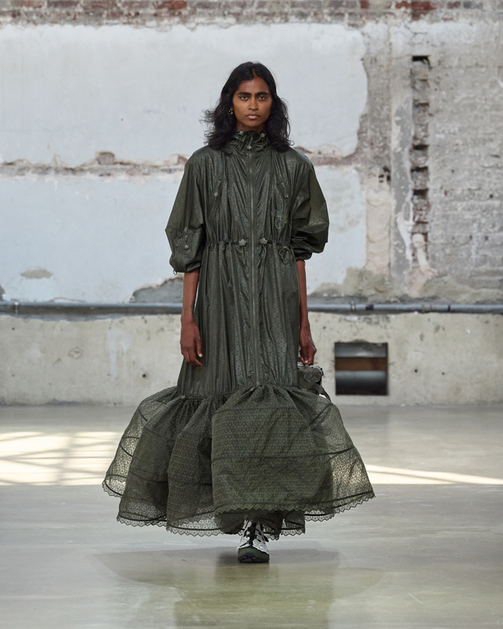 défilé cecilie bahnsen printemps-été 2026 à la fashion week de paris