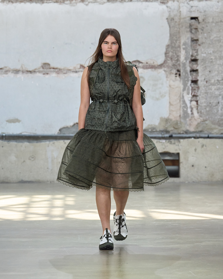défilé cecilie bahnsen printemps-été 2026 à la fashion week de paris