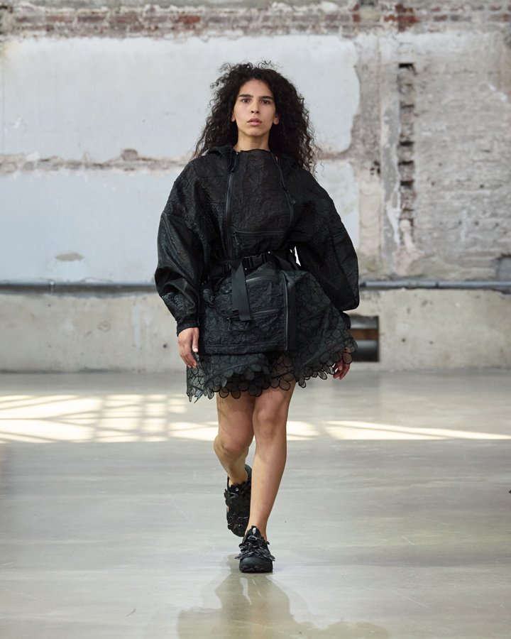 défilé cecilie bahnsen printemps-été 2026 à la fashion week de paris
