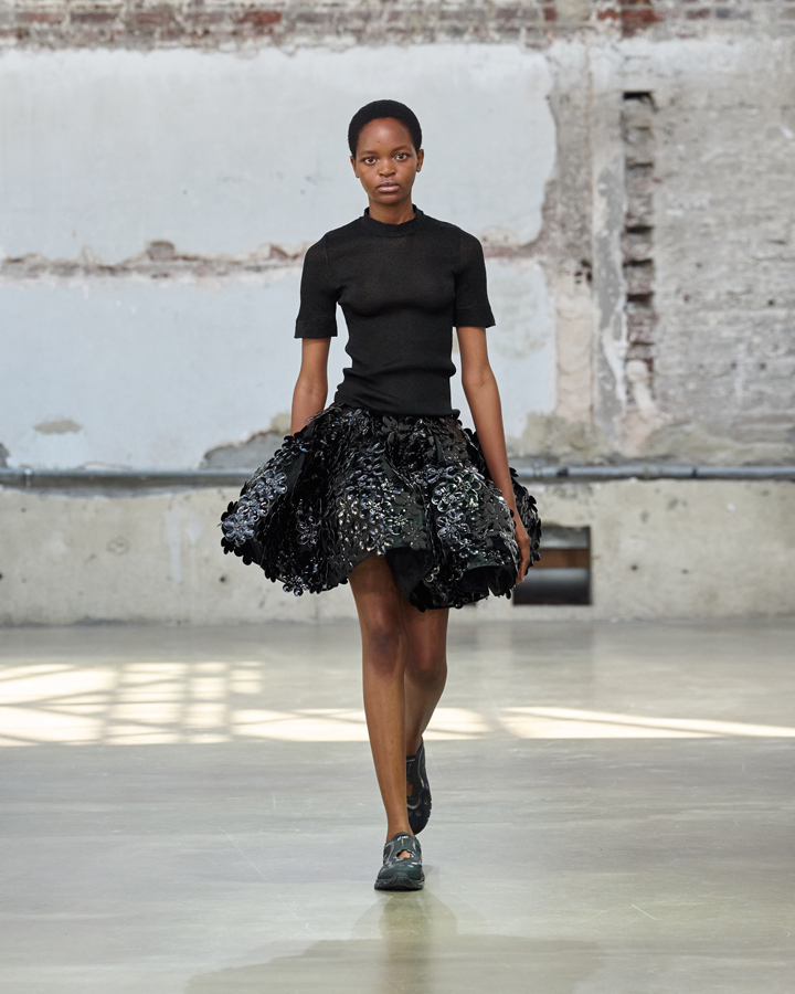 défilé cecilie bahnsen printemps-été 2026 à la fashion week de paris