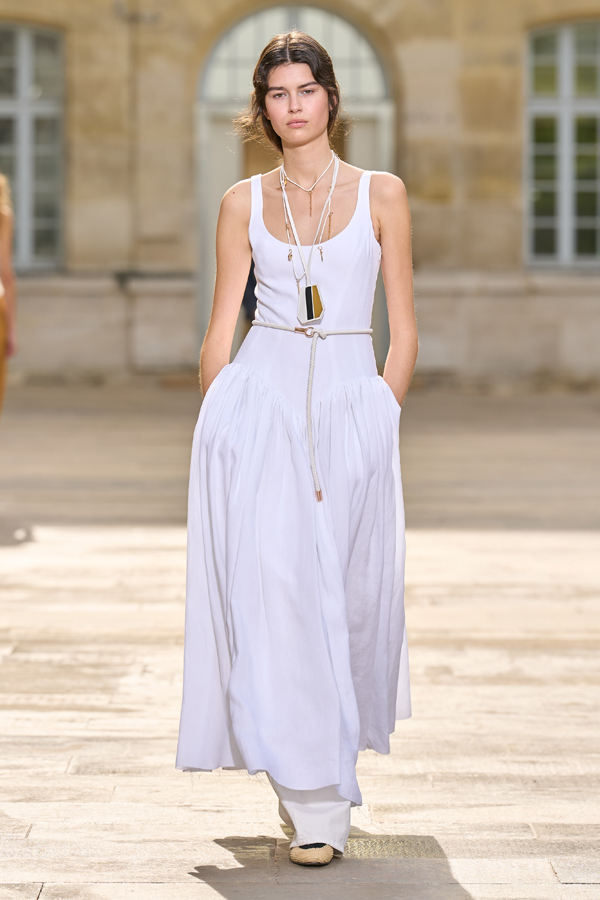 défilé gabriela hearst printemps-été 2026 fashion week de paris