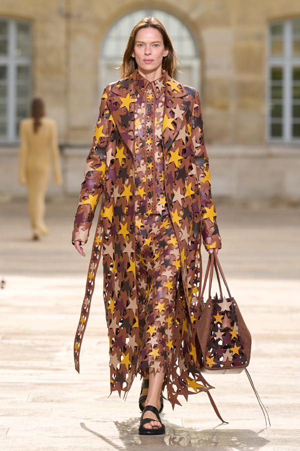 défilé gabriela hearst printemps-été 2026 fashion week de paris