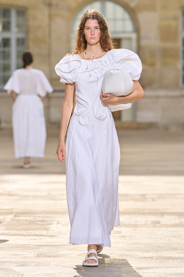 défilé gabriela hearst printemps-été 2026 fashion week de paris