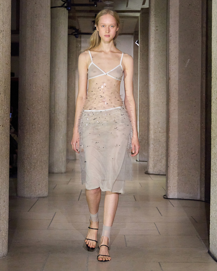 le defile paloma wool printemps-été 2026 à la fashion week de paris