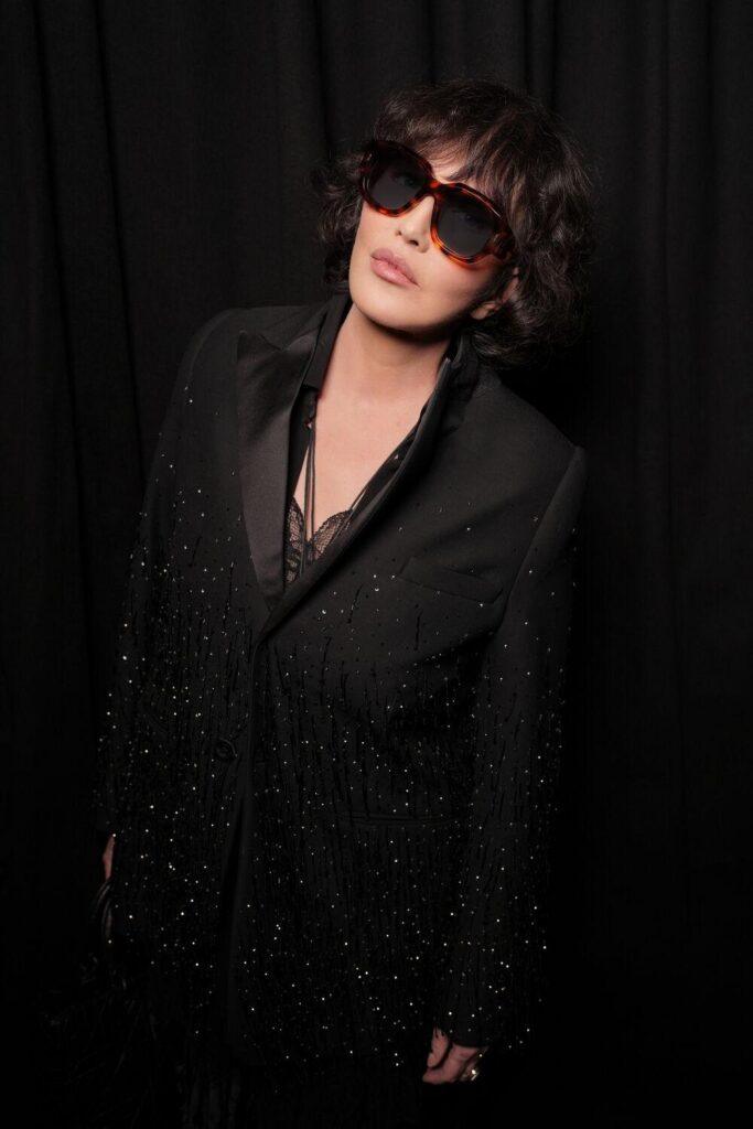 Isabelle Adjani au vernissage de l'exposition Daniel Buren et Miles Greenberg à la Acacias Art Center.
