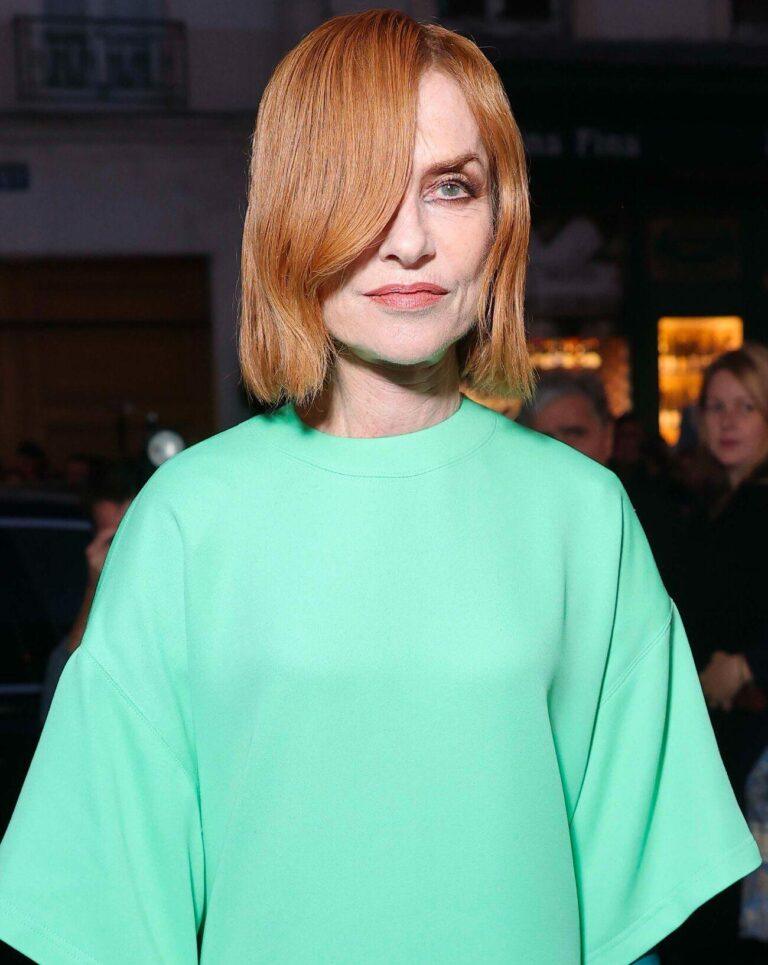 Isabelle Huppert au défilé Balenciaga printemps-été 2026, le 4 octobre 2025 à Paris © Balenciaga.