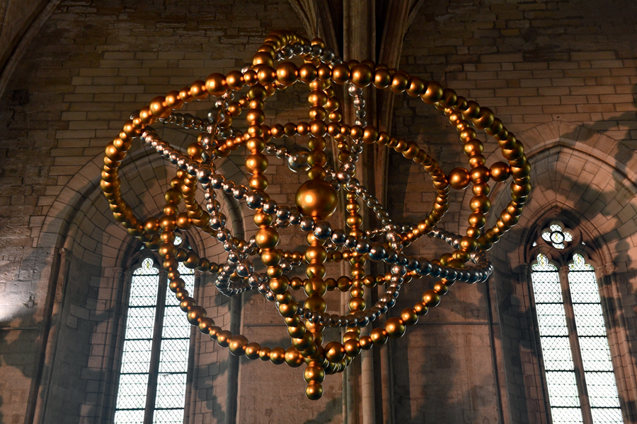 jean michel othoniel au palais des papes d'avignon