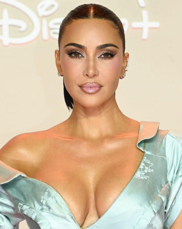 Kim Kardashian à l’avant-première parisienne de All’s Fair, la nouvelle série de Ryan Murphy © Disney+/Hulu.