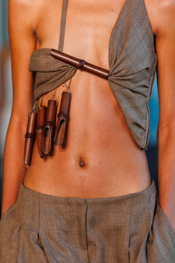 Le défilé Christopher Esber printemps-été 2026 à la Fashion Week de Paris