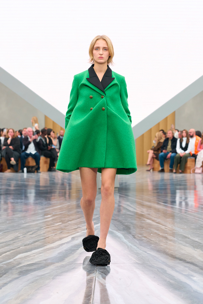 Le premier défilé Dior femme printemps-été 2026 par le créateur Jonathan Anderson à la Fashion Week de Paris