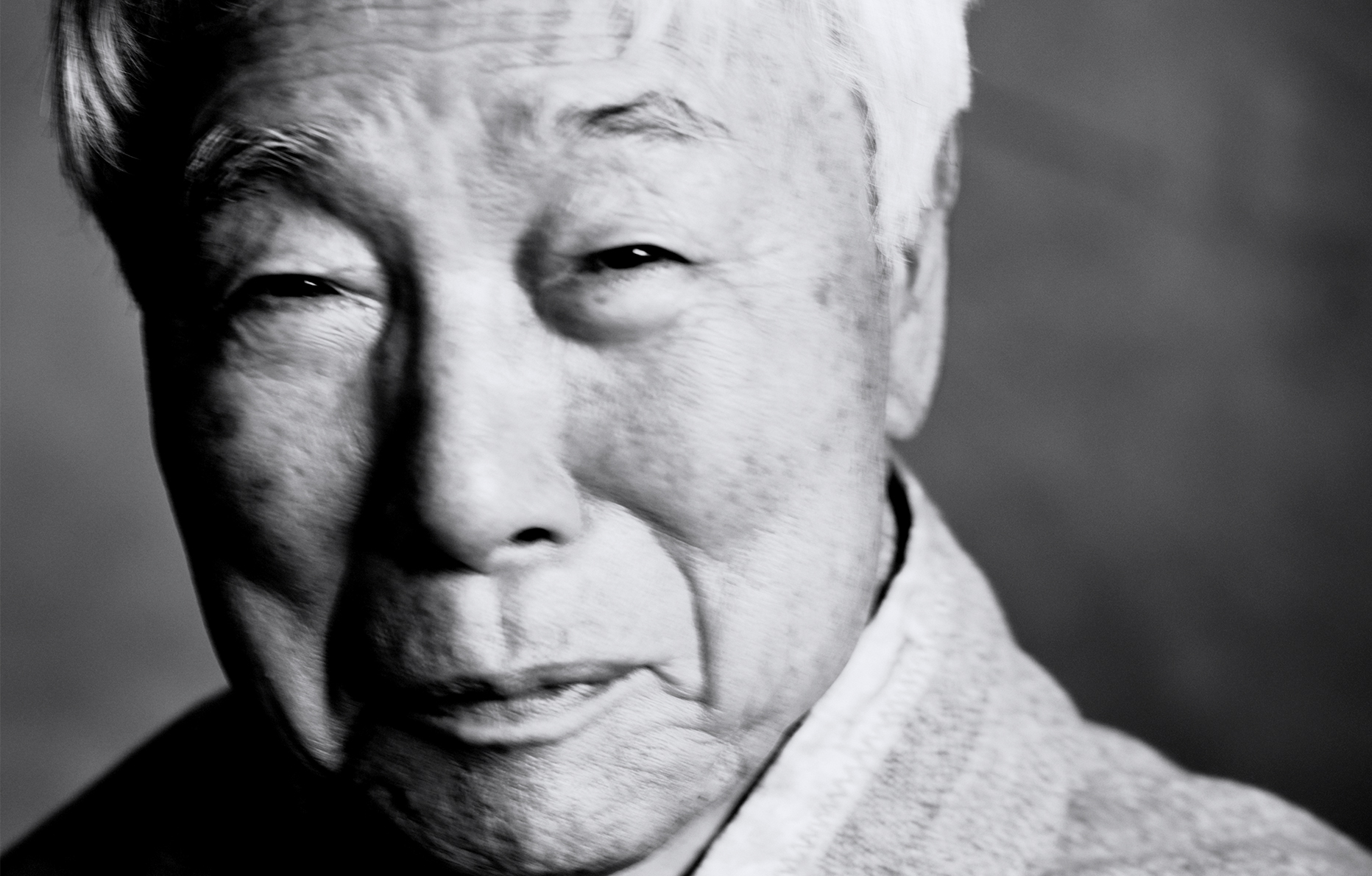 L'artiste coréen Lee Ufan par Paolo Roversi en couverture du Numéro art 17.