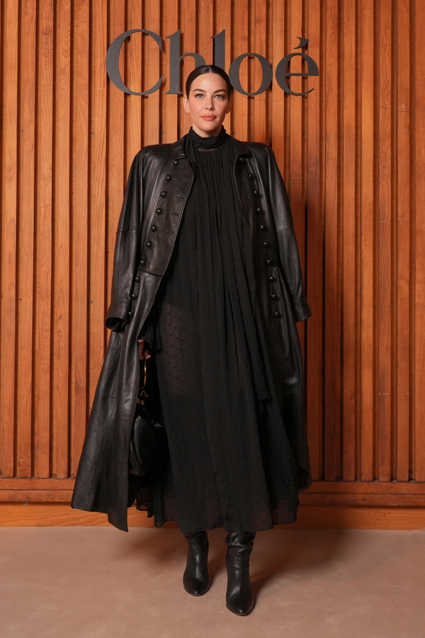 liv tyler au défilé chloé printemps-été 2026 à la fashion week de Paris