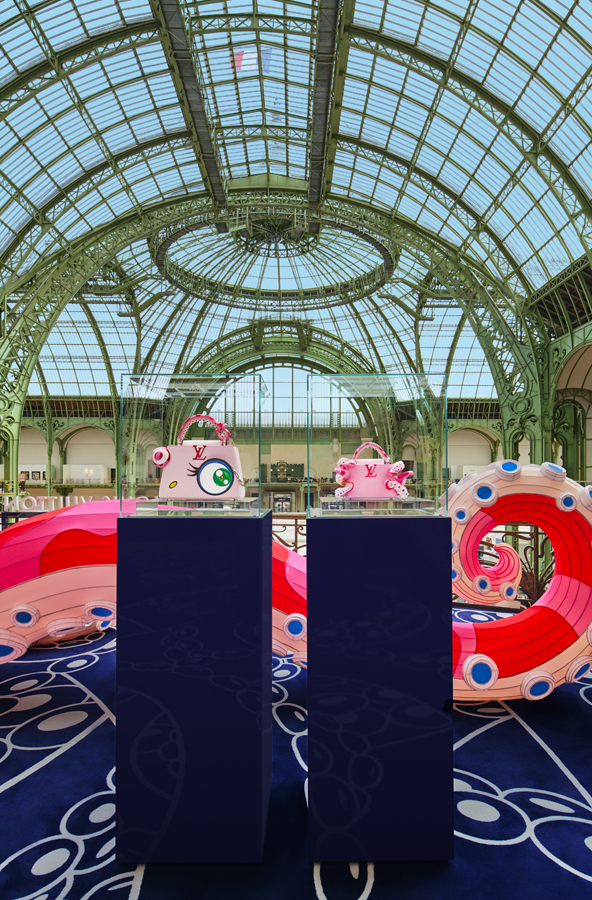 collection louis vuitton x takashi murakami capucines à art basel 2025