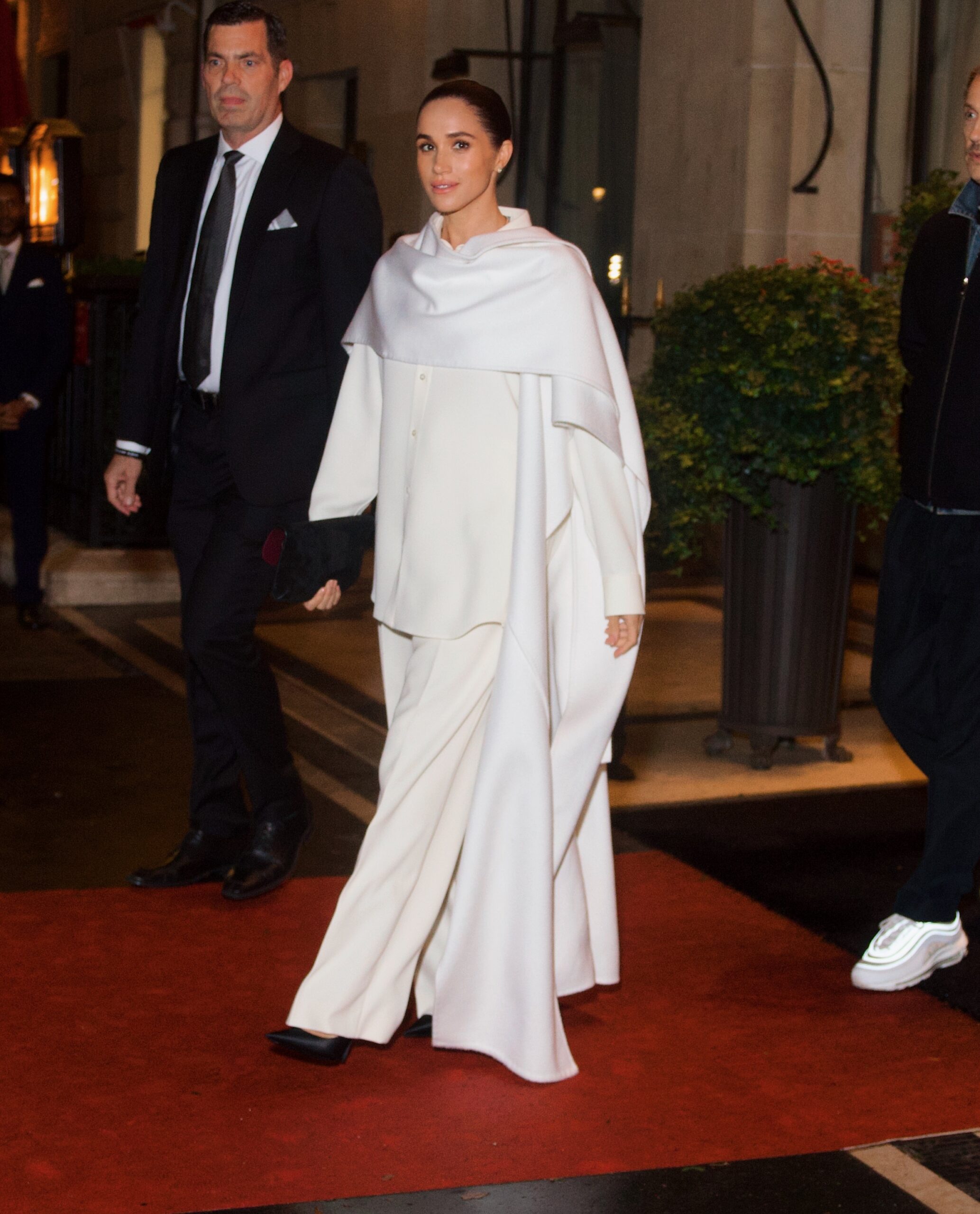 meghan markle au defile balenciaga printemps-été 2026 à la fashion week de paris