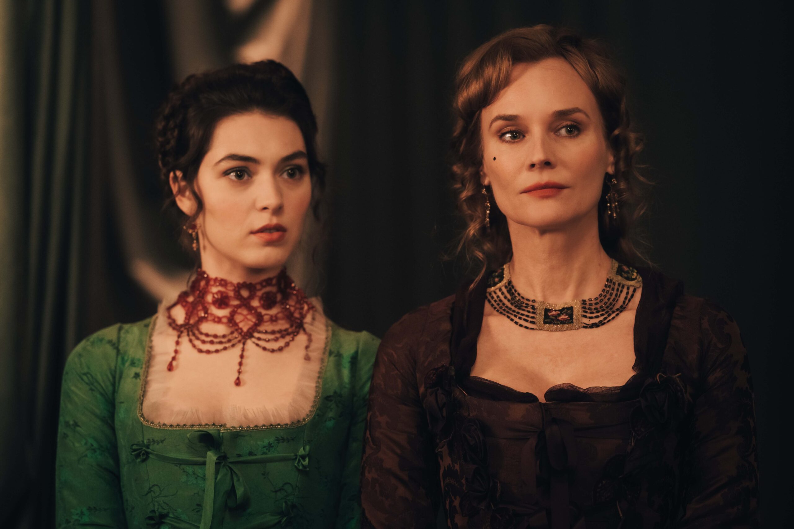 Diane Kruger et Anamaria Vartolomei dans la série Merteuil (2025). © Caroline Dubois/HBO Max.