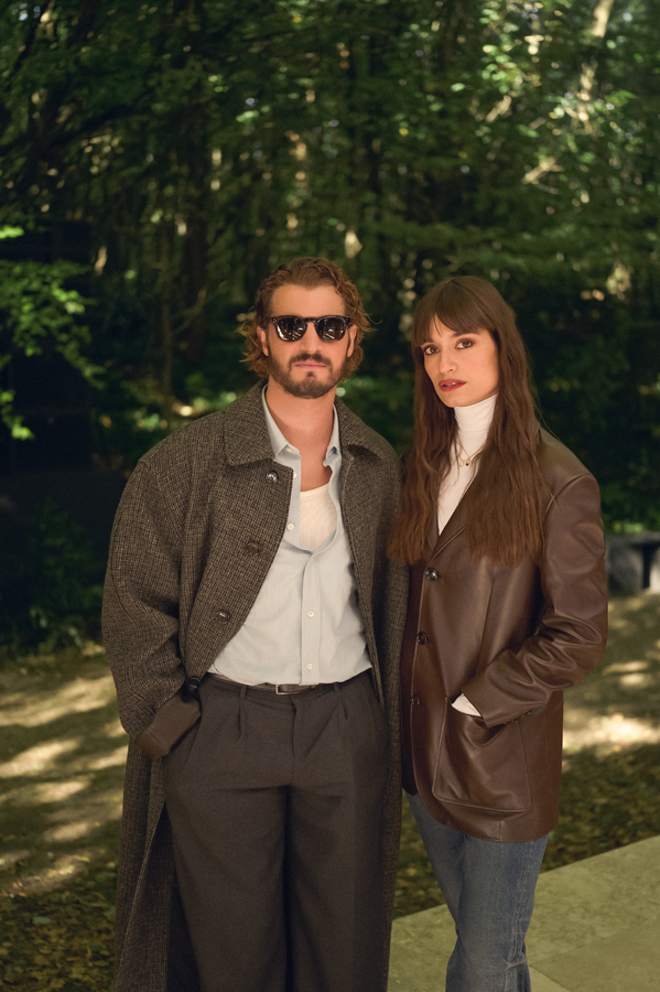 niels schneider et clara luciani au défilé celine printemps-été 2026 à la fashion week de paris