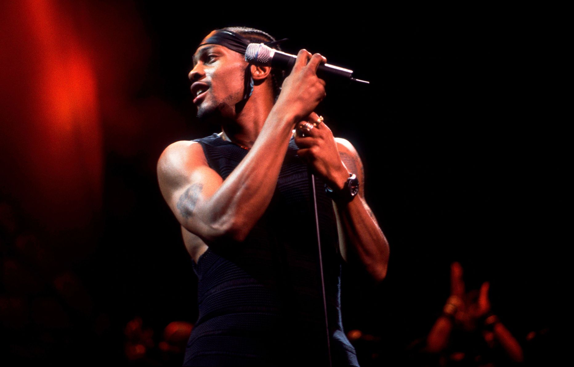 Le chanteur d'Angelo, roi de la nu-soul est mort.