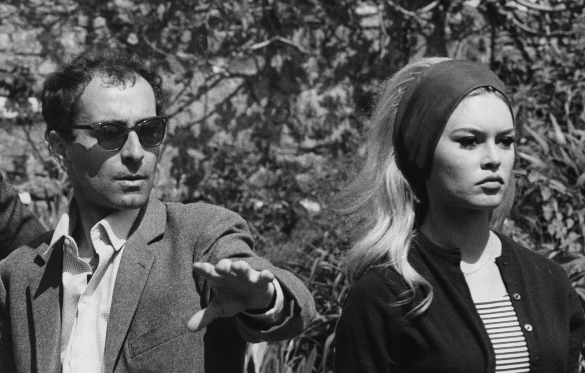 Jean-Luc Godard et Brigitte Bardot sur le tournage du film Le Mépris (1963).