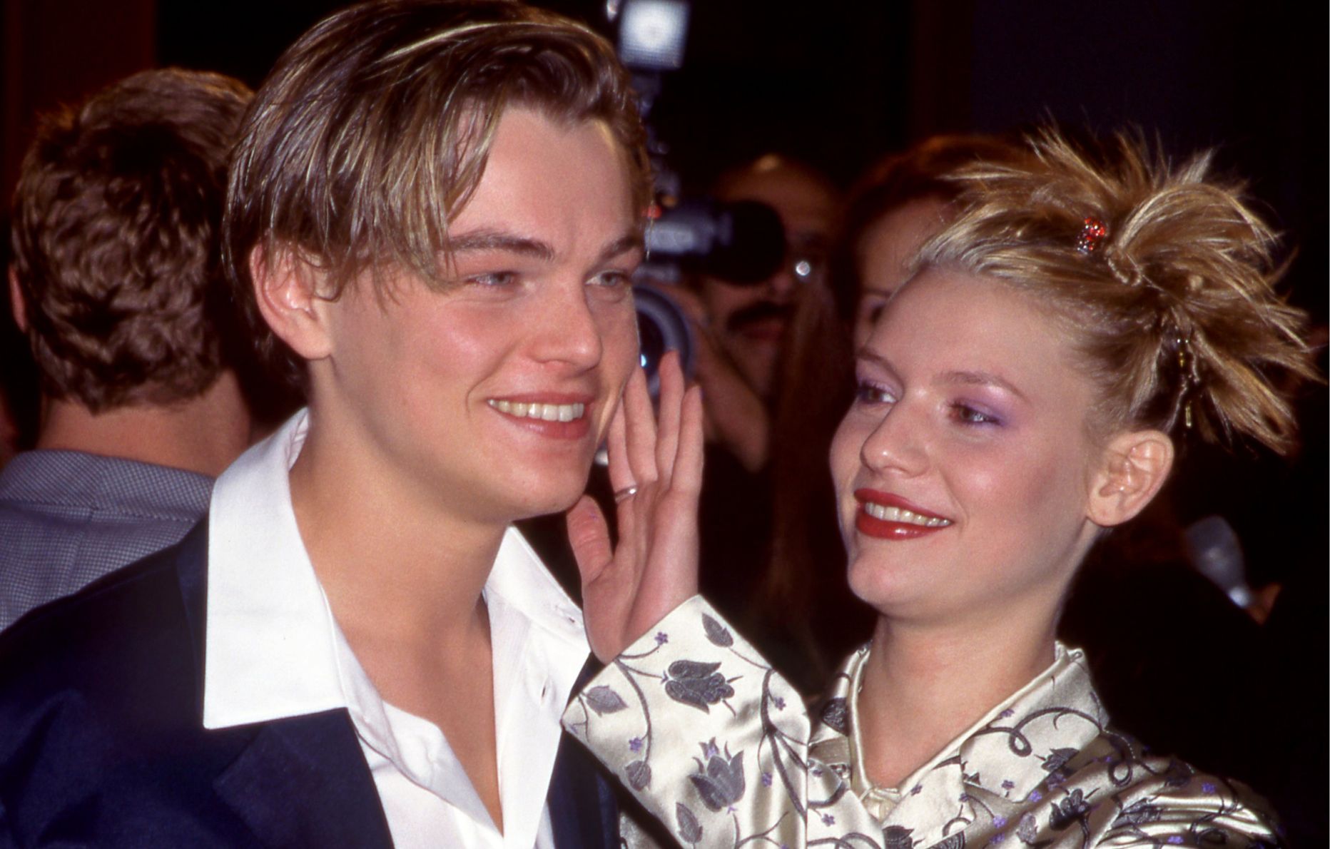 Leonardo DiCaprio et Claire Danes lors de l'avant-première de Roméo + Juliette (1996). © Photo by Ron Davis/Getty Images.