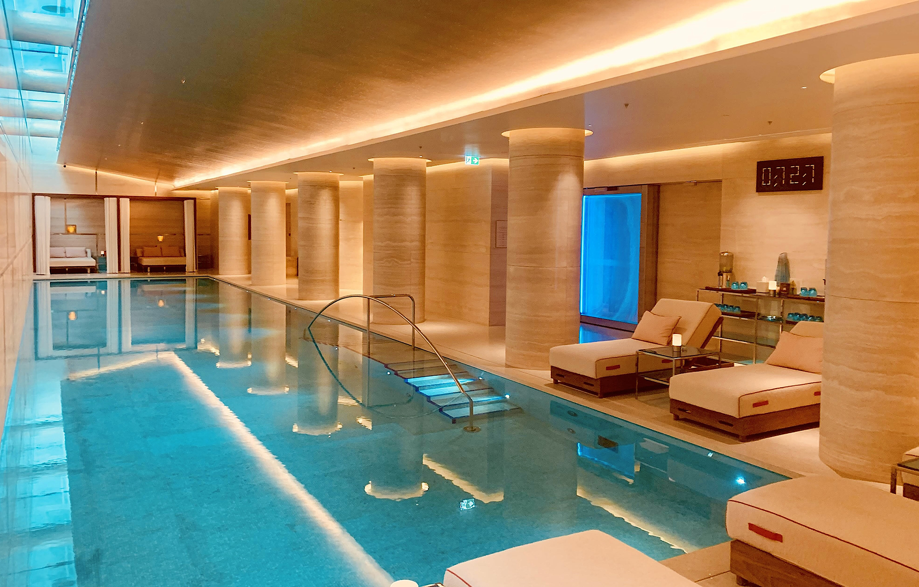 La piscine du Spa Surrenne de The Emory londres hotel
