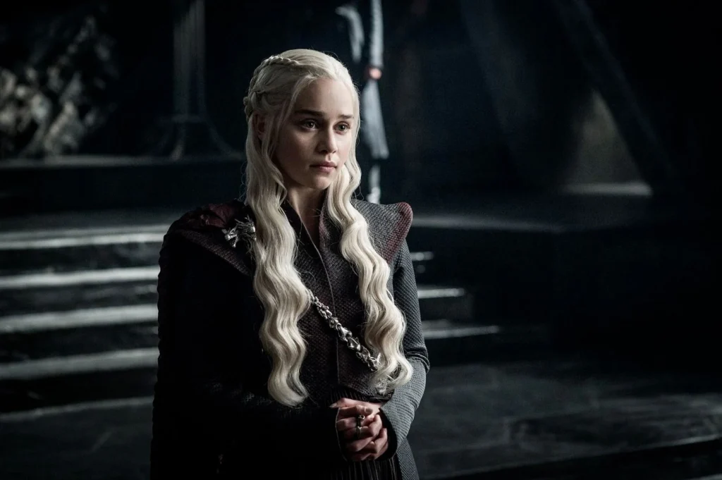 L'actrice Emilia Clarke (Daenerys Targaryen) dans la série Game of Thrones (2011). © HBO.