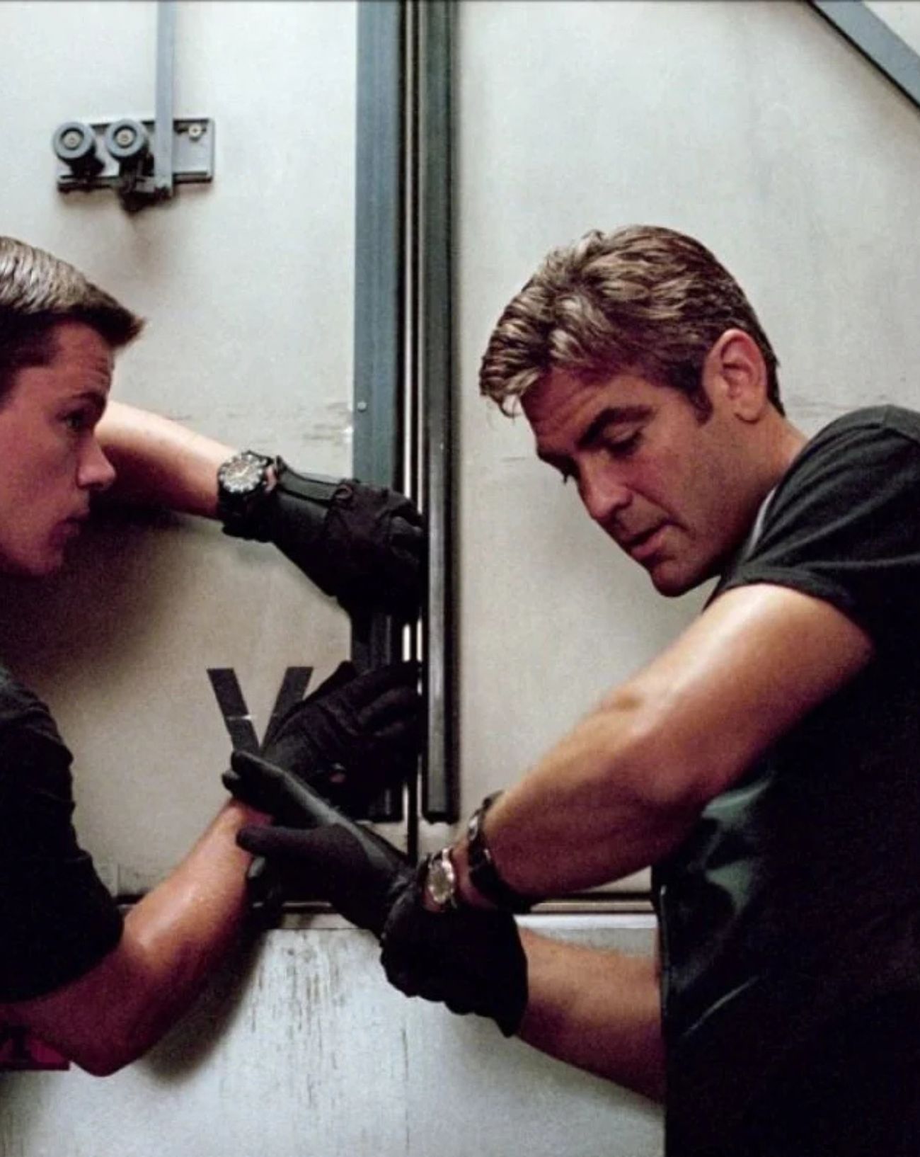 Le film Ocean's Eleven de Steven Soderbergh avec George Clooney et Brad Pitt.