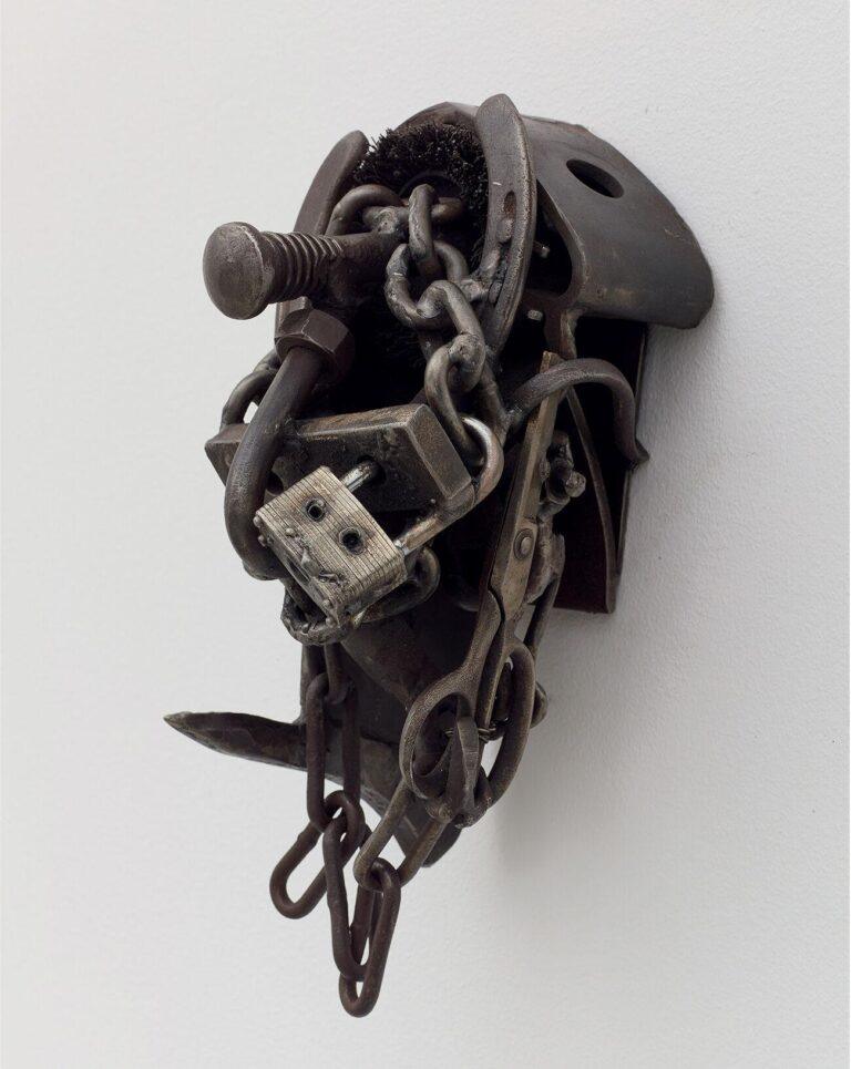 Alteration (2002) de Melvin Edwards. Acier soudé. 25,4 x 15,24 x 15,24 cm.
