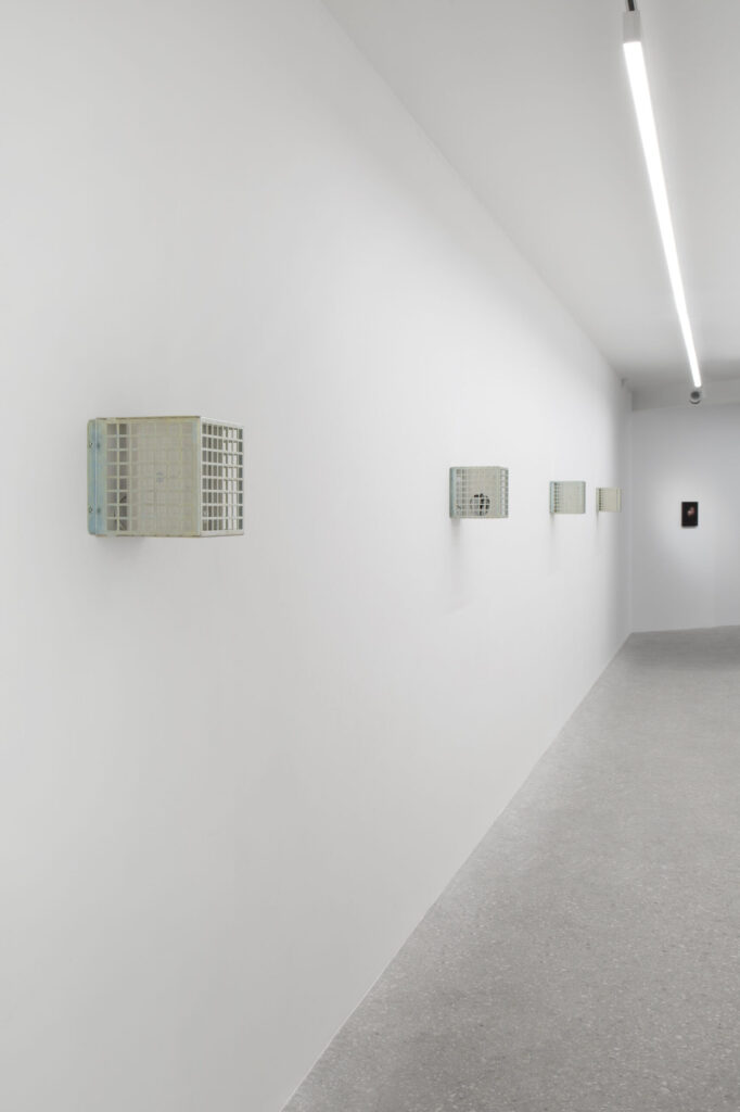 Vues de l’exposition / “Would you wear my eyes?”, Mennour, Nicolas Lebeau