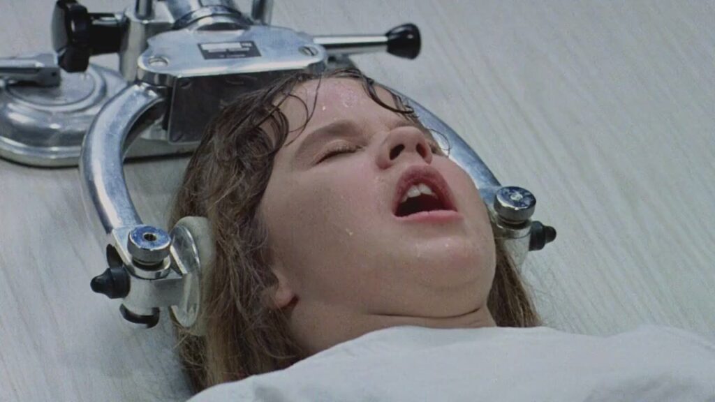 Linda Blair dans le film L'Exorciste (1973) © D.R.