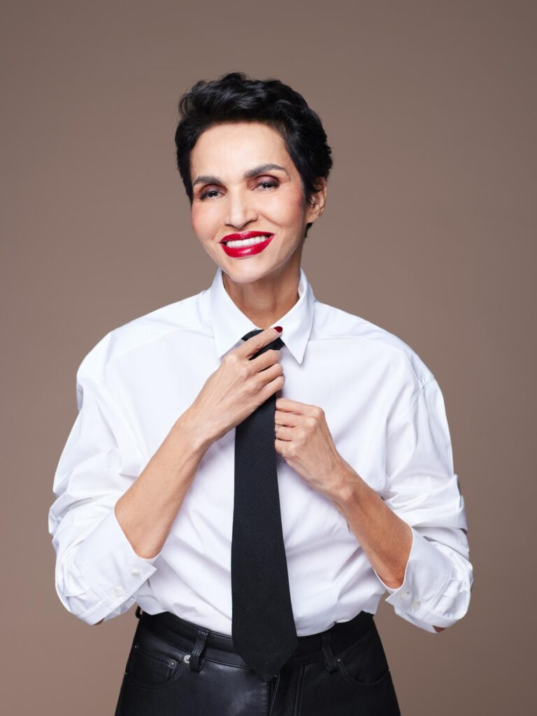 Portrait de l'icône et muse Farida Khelfa.