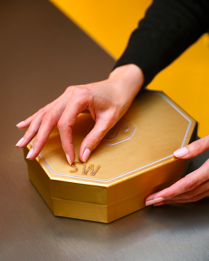 le pop-up store swarovski sur les champs elysees 