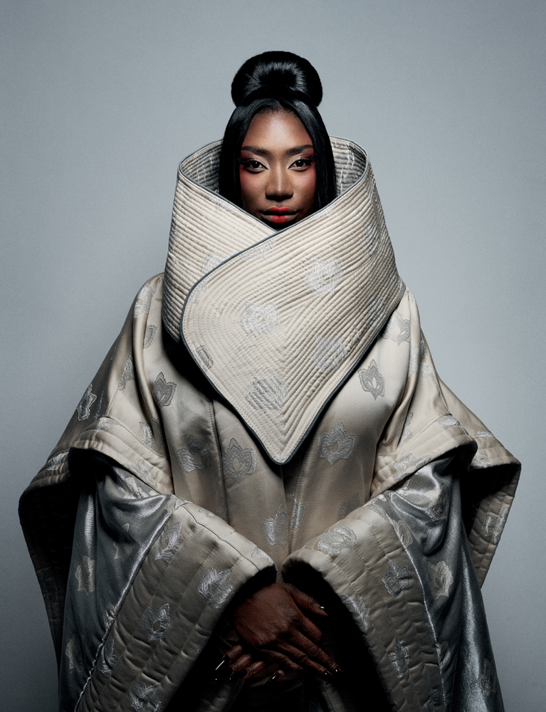 Aya Nakamura en kimono pour la couverture de Numéro magazine.