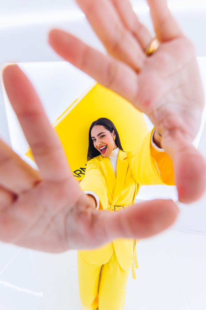 Juliana Leme au “High-Tech Vitamin C Bar” Garnier à Paris