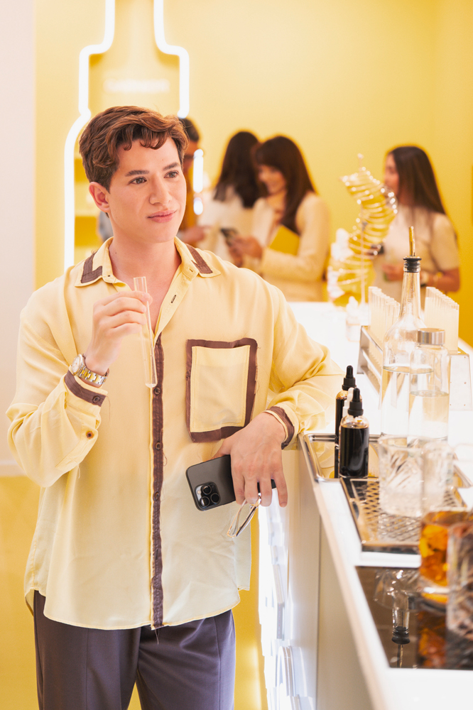 Miguel Silva au “High-Tech Vitamin C Bar” Garnier à Paris