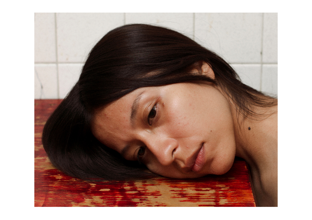 photographie de Felipe Romero Beltrán, BODIES, Grecia Evangelina. Thom's house (2021-2024) exposé à la MEP et au Carré d'art de Nîmes