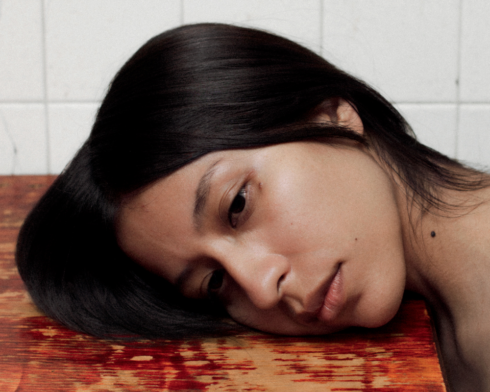 Photographie de Felipe Romero Beltrán : Grecia Evangelina. Casa de Thom (série Bravo) [2021-2024].