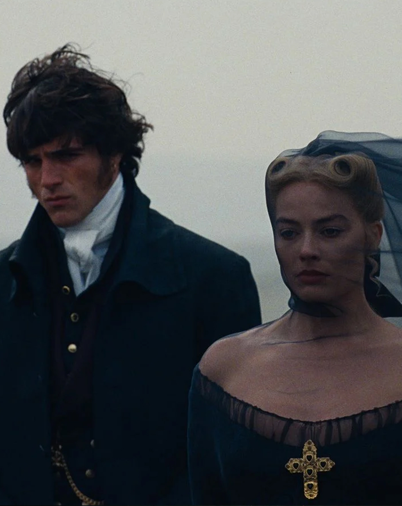 Jacob Elordi et Margot Robbie dans le film Hurlevent (2026) © Warner Bros.