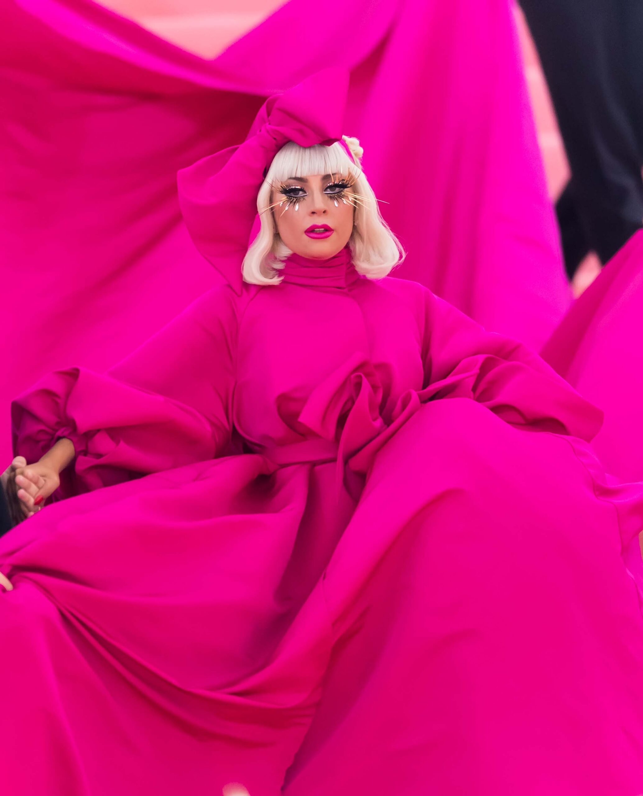 Lady Gaga au Met Gala sur le thème Celebrating Camp: Notes on Fashion, au Metropolitan Museum of Art, à New York, le 6 mai 2019. © Gilbert Carrasquillo/GC Images via Getty Images.