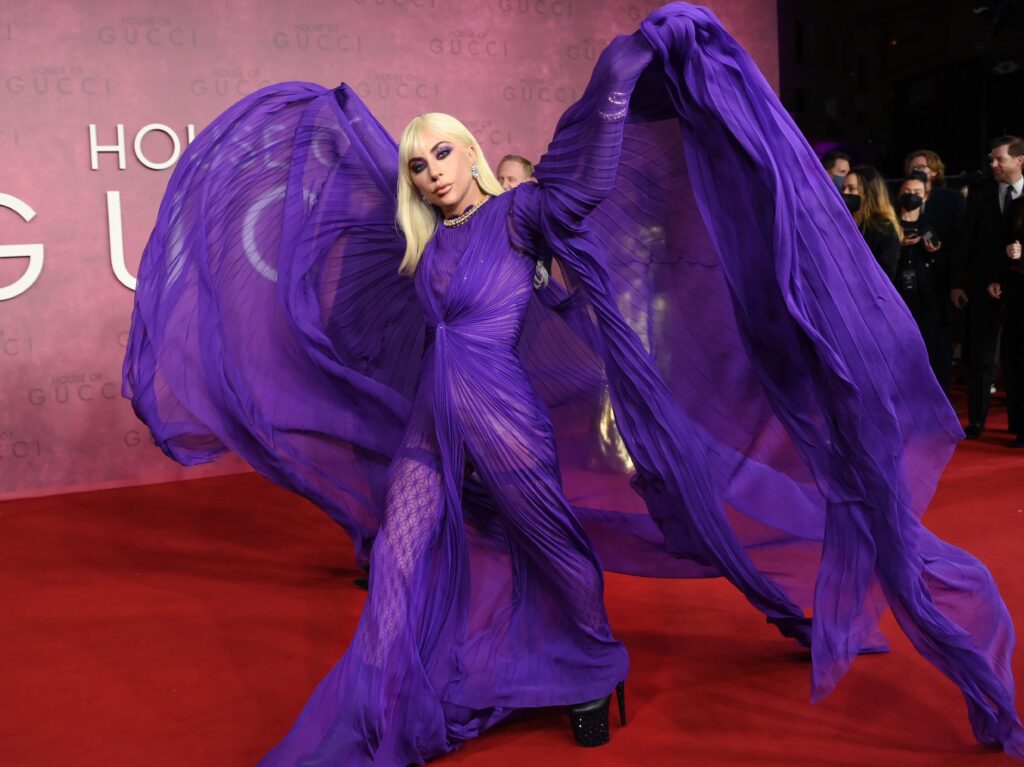 Lady Gaga à l’avant-première House of Gucci à l’Odeon Luxe Leicester Square, à Londres, le 9 novembre 2021. © Karwai Tang/WireImage via Getty Images.